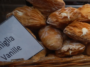 Ăَq